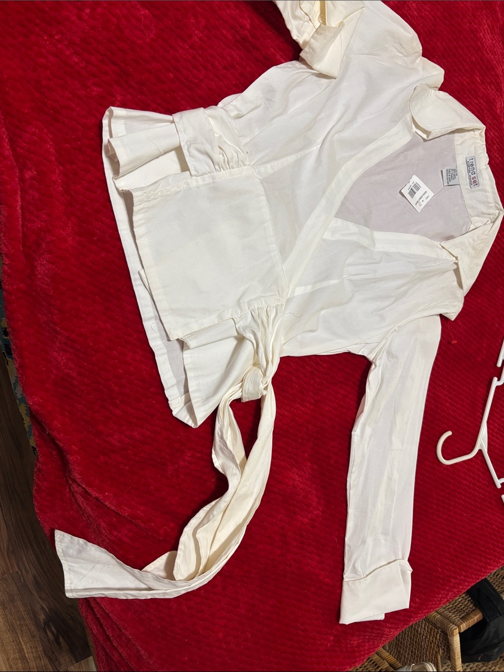 Trend Setter Diva Boutique White wrap around blouse.  Wear alone or w/under - Picture 3 of 4